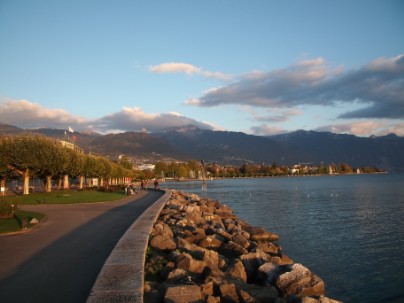 bord du lac de vevey-suisse